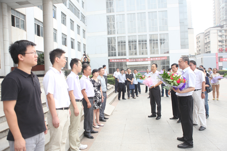第30个教师节,尤习贵厅长来院慰问